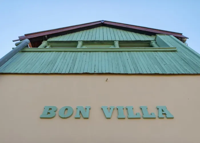 Willa Bon *